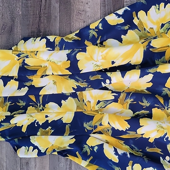 Karin Stevens Summer Dress - Picture 2 of 7